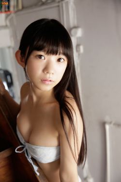 　张曦雯